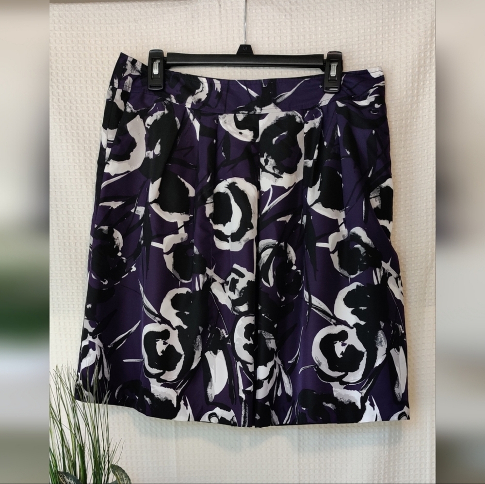 Ann Taylor Purple, black & White Floral Knee length Skirt Size 12 P